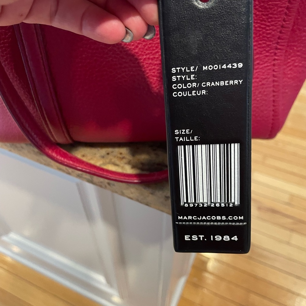 Marc Jacobs Leather Tag Tote Cranberry Red - Picture 6 of 11